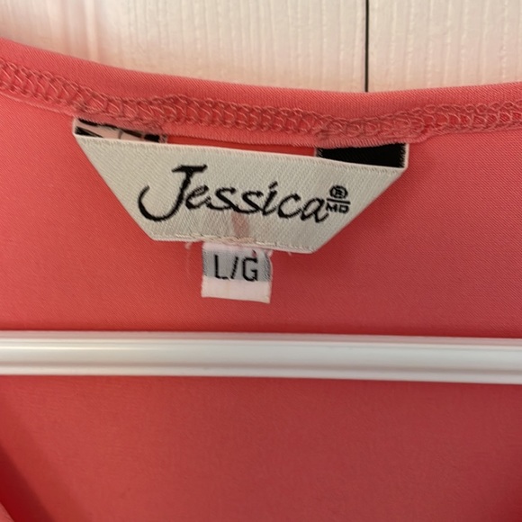 Woman’s Top - Picture 2 of 4